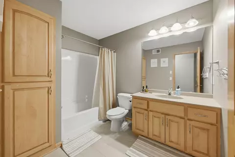 Bath - 1617 Natures Ct, Saint Cloud, MN 56304 photo 3 of 3