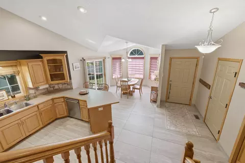 Entry Way - 1617 Natures Ct, Saint Cloud, MN 56304 photo 4 of 4