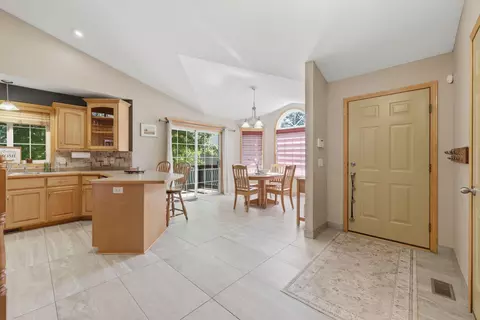 Entry Way - 1617 Natures Ct, Saint Cloud, MN 56304 photo 1 of 4
