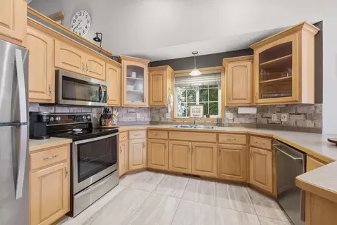 Kitchen - 1617 Natures Ct, Saint Cloud, MN 56304 photo 2 of 2