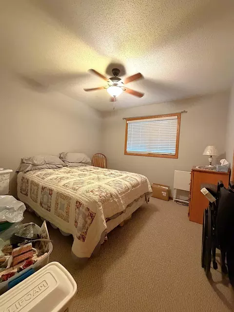 Bedroom - 140 Orchard Manor Dr SE, Plainview, MN 55964 photo 2 of 3