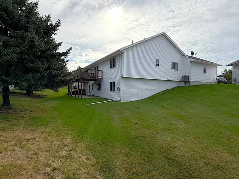 Exterior - 140 Orchard Manor Dr SE, Plainview, MN 55964 photo 5 of 5