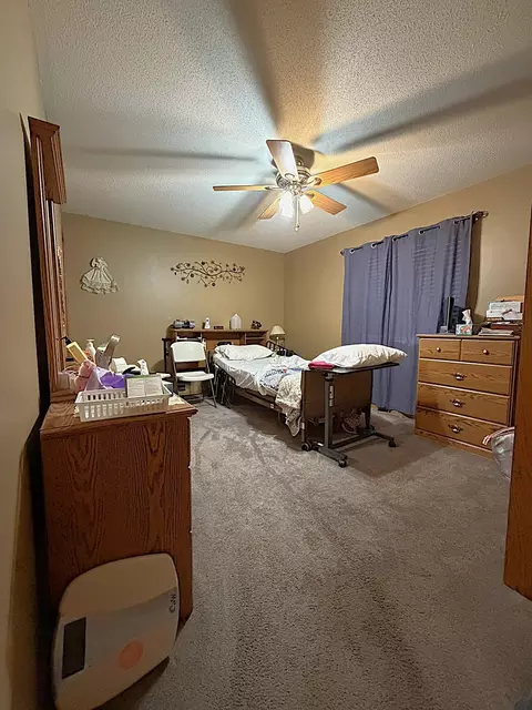 Bedroom - 140 Orchard Manor Dr SE, Plainview, MN 55964 photo 1 of 3