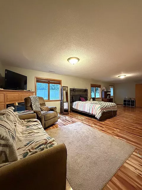 Bedroom - 140 Orchard Manor Dr SE, Plainview, MN 55964 photo 3 of 3