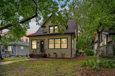 2017 22nd Ave NE, Minneapolis, MN 55418