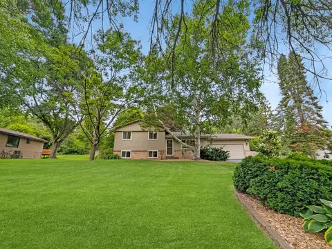 10500 39th Ave N, Plymouth, MN 55441