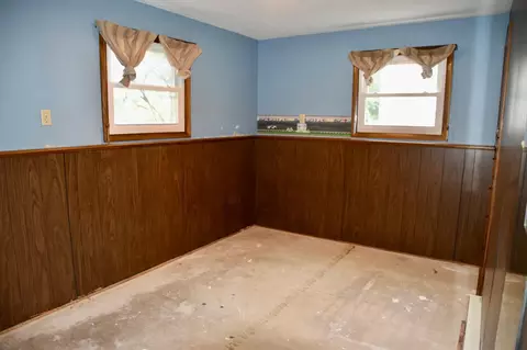 Bedroom - 939 6th St, Ocheyedan, IA 51354 photo 8 of 10
