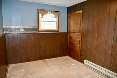 Bedroom - 939 6th St, Ocheyedan, IA 51354 photo 9 of 10