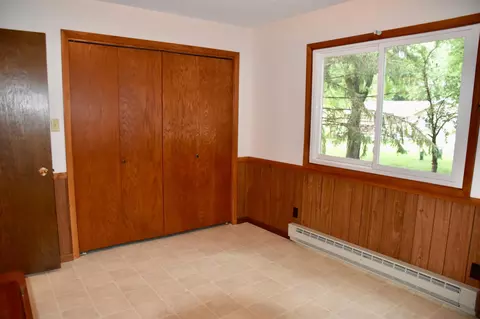 Bedroom - 939 6th St, Ocheyedan, IA 51354 photo 6 of 10