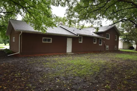 Exterior - 939 6th St, Ocheyedan, IA 51354 photo 3 of 4