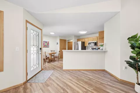 Entry Way - 9412 Eagle Ct, Monticello, MN 55362 photo 1 of 2