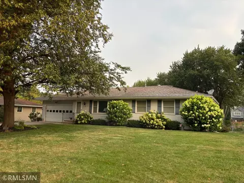 2728 Sunset Ln, Burnsville, MN 55337