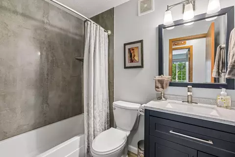 Bath - 15546 Float Ln #103, Apple Valley, MN 55124 photo 1 of 1