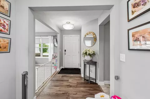 Entry Way - 705 Boulder Pass St, Jordan, MN 55352 photo 1 of 8