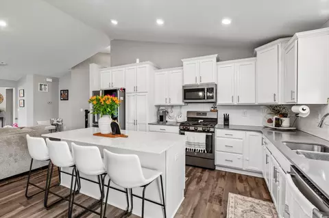 Kitchen - 705 Boulder Pass St, Jordan, MN 55352 photo 1 of 1