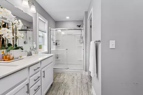 Bath - 705 Boulder Pass St, Jordan, MN 55352 photo 2 of 4