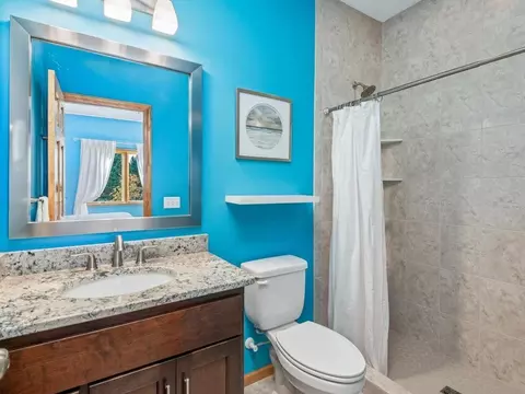 Bath - 14895 Raspberry Dr, Rogers, MN 55374 photo 2 of 5