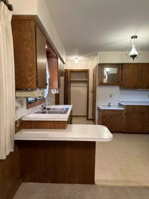 Kitchen - 1421 12th Ave, Windom, MN 56101 photo 1 of 3