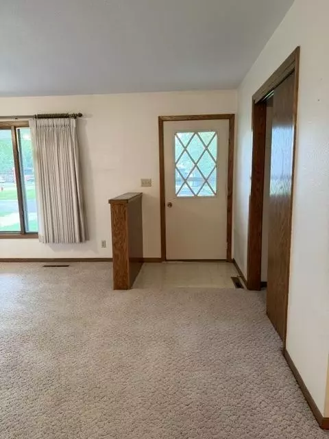 Entry Way - 1421 12th Ave, Windom, MN 56101 photo 1 of 1