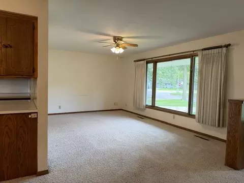 Living - 1421 12th Ave, Windom, MN 56101 photo 3 of 5