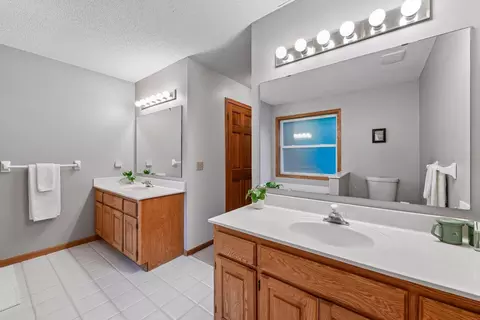 Bath - 26145 Oak Leaf Trl, Shorewood, MN 55331 photo 1 of 1