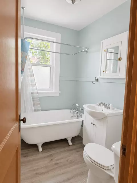 Bath - 824 4th St SE, Willmar, MN 56201 photo 3 of 3