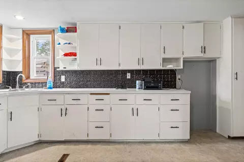 Kitchen - 1004 E Main St, Caledonia, MN 55921 photo 4 of 4