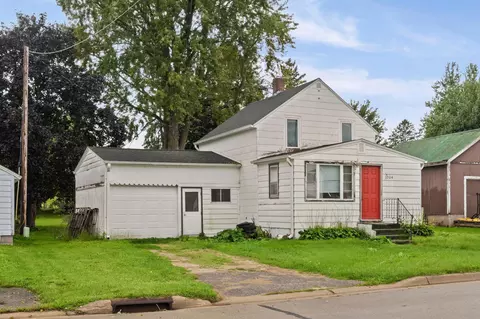 Exterior - 1004 E Main St, Caledonia, MN 55921 photo 1 of 2
