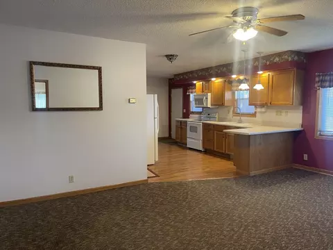 Living - 273 E Morgan St, Tracy, MN 56175 photo 2 of 3