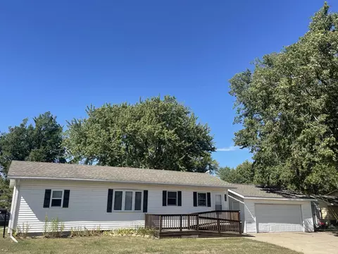 Exterior - 273 E Morgan St, Tracy, MN 56175 photo 3 of 6