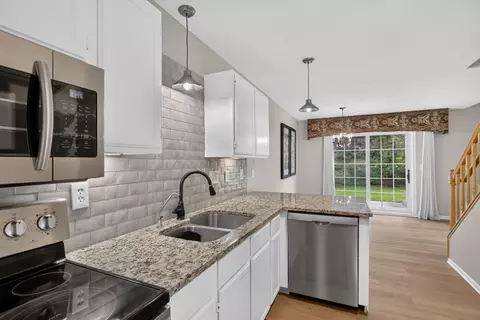 Kitchen - 1916 Glenfield Ct #8, Eagan, MN 55122 photo 5 of 5