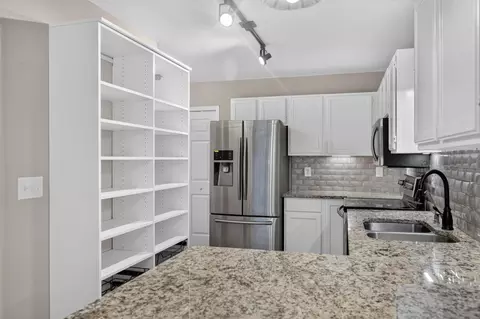 Kitchen - 1916 Glenfield Ct #8, Eagan, MN 55122 photo 2 of 5