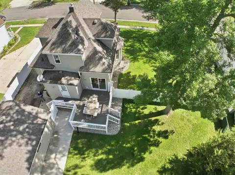 Exterior - 718 6th St SW, Willmar, MN 56201 photo 5 of 13