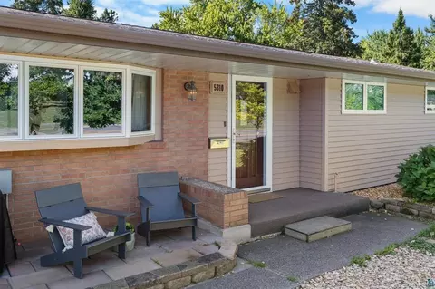 Exterior - 5310 Oakley St, Duluth, MN 55804 photo 2 of 5