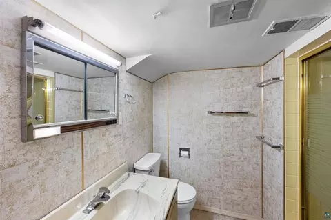Bath - 5310 Oakley St, Duluth, MN 55804 photo 2 of 2