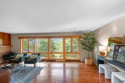 Living - 5310 Oakley St, Duluth, MN 55804 photo 1 of 4
