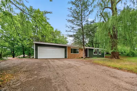 18212 Ginavale Ln, Eden Prairie, MN 55346