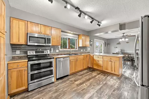 1317 Loring Ave, Detroit Lakes, MN 56501