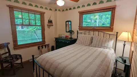 Bedroom - 1809 Everett Bay Rd, Tower, MN 55790 photo 3 of 4