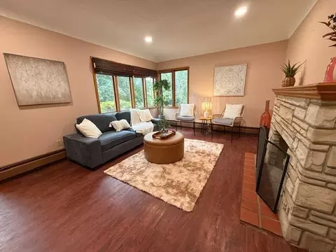 1603 Frost Ave, Maplewood, MN 55109