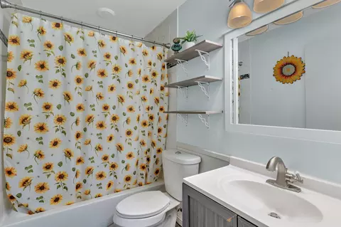 Bath - 1020 Becker Ave SE, Willmar, MN 56201 photo 1 of 3