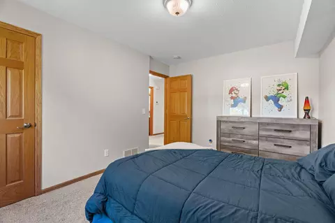 Bedroom - 9545 Hillside Dr, Champlin, MN 55316 photo 4 of 8