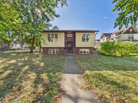 2253 Charles St N, North Saint Paul, MN 55109