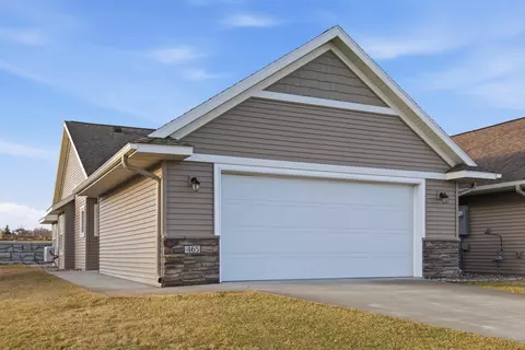 465 Meadowview Ct, Paynesville, MN 56362