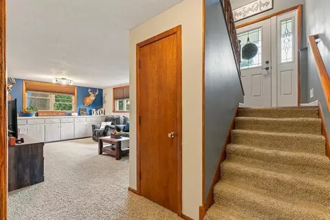 Entry Way - 700 Lyndale Ave, Spring Valley, MN 55975 photo 4 of 5
