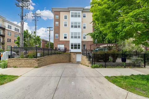 Exterior - 312 E 18th St, Minneapolis, MN 55404 photo 4 of 5