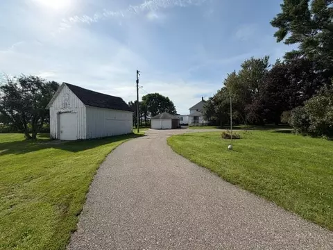 Exterior - 28558 80th St, Waseca, MN 56093 photo 2 of 5