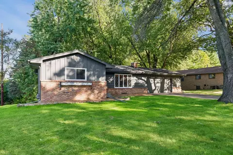 15001 Oakland Ave S, Burnsville, MN 55306