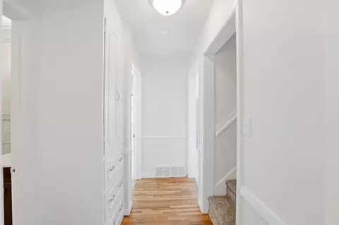 Entry Way - 416 2nd St SE, Willmar, MN 56201 photo 2 of 3