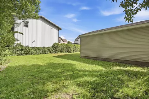Exterior - 416 2nd St SE, Willmar, MN 56201 photo 8 of 9